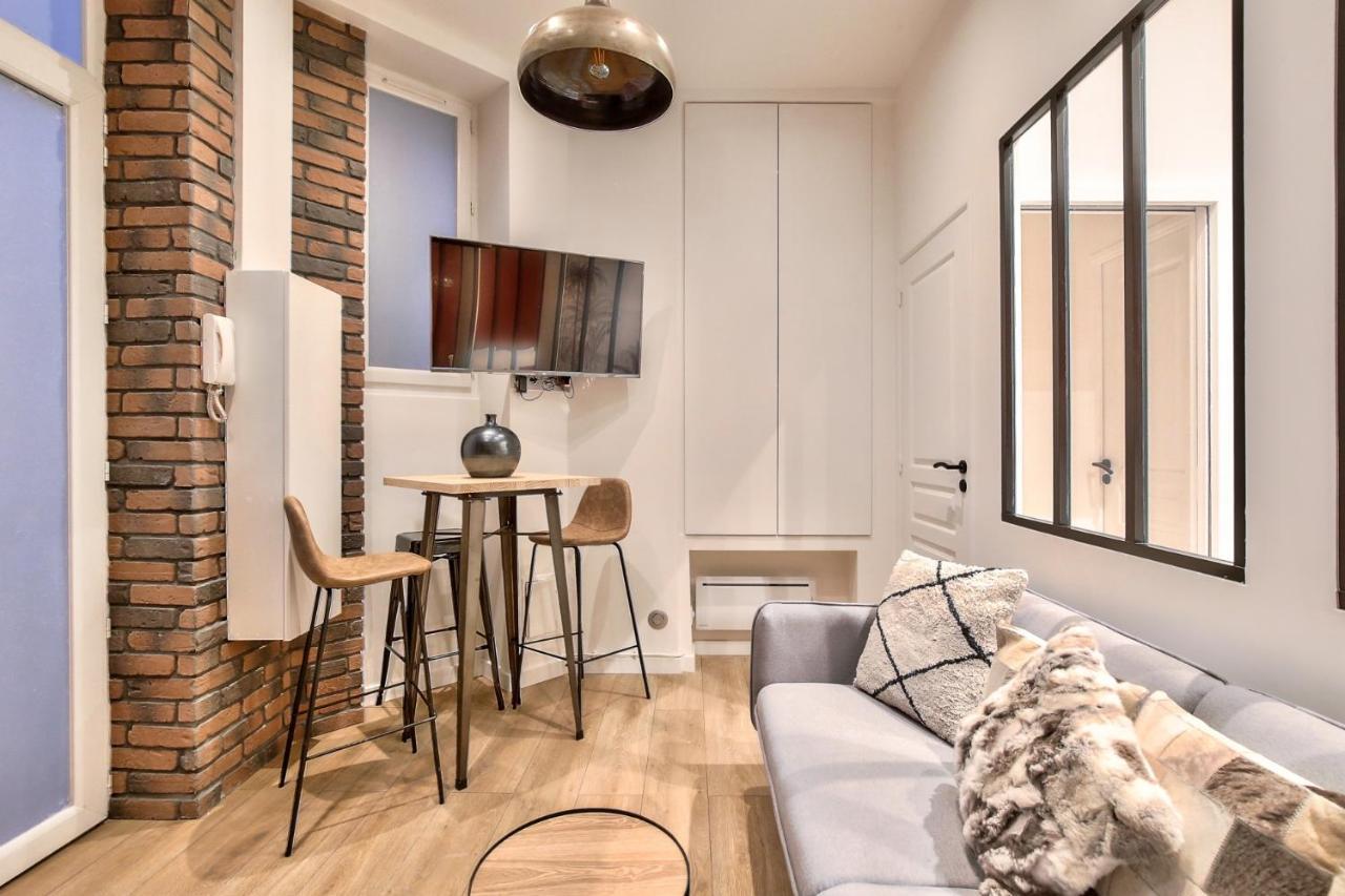 New ! Outstanding 2br & 1br In 15 *
